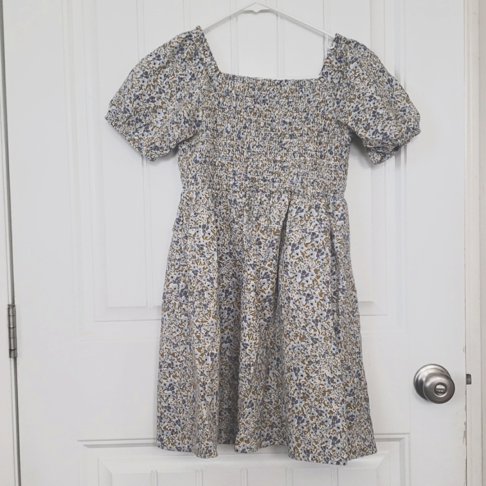 Girls puff sleeve dress